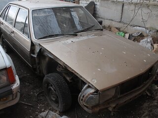 1982 Audi 100 II (C2), бежевый, 20000 рублей, вид 1