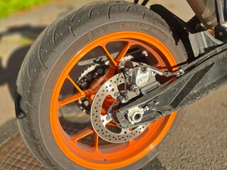2022 KTM 890 Duke, оранжевый, 650000 рублей, вид 5