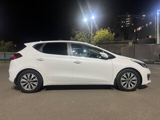 2017 Kia Ceed II Рестайлинг, белый, 1525000 рублей, вид 3