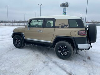 2022 Toyota FJ Cruiser, бежевый, 7700000 рублей, вид 3