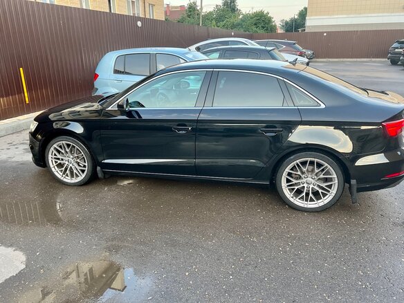 2020 Audi A3 III (8V) Рестайлинг, чёрный, 2200000 рублей - вид 3