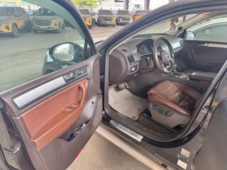 2011 Volkswagen Touareg II, чёрный, 1146191 рублей, вид 2