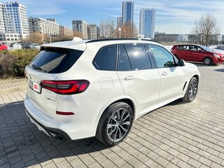 2021 BMW X5 30d IV (G05/G18), белый, 9000000 рублей, вид 4