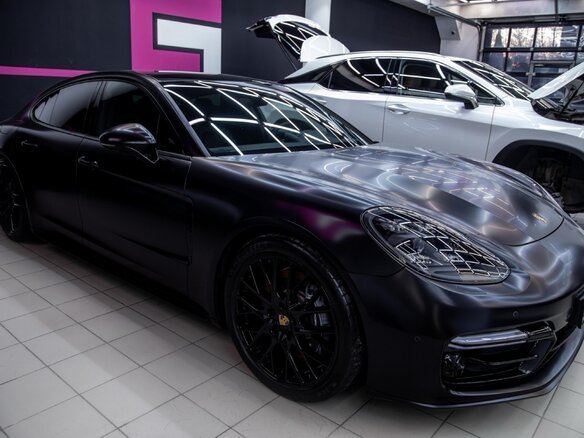 2020 Porsche Panamera 4 II, чёрный, 8100000 рублей - вид 2