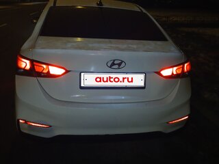 2017 Hyundai Solaris II, белый, 700000 рублей, вид 4