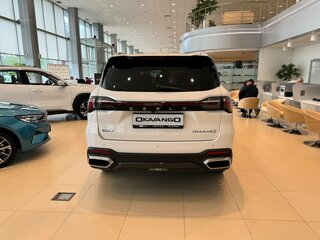 2025 Geely Okavango I Рестайлинг, белый, 3908990 рублей, вид 4