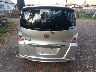 2012 Honda Freed I Рестайлинг, серебристый, 1100000 рублей, вид 4