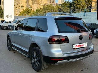 2009 Volkswagen Touareg I Рестайлинг, серебристый, 1150000 рублей, вид 5