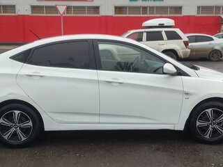 2014 Hyundai Solaris I Рестайлинг, белый, 630000 рублей, вид 5