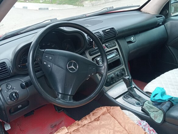2002 Mercedes-Benz C-Класс 230 II (W203), красный, 450000 рублей - вид 4