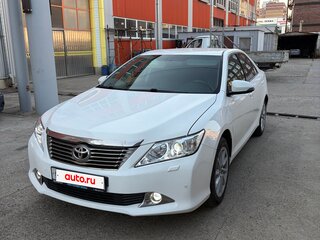 2013 Toyota Camry VII (XV50), белый, 1390000 рублей, вид 3