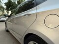 2015 Hyundai Solaris I Рестайлинг, серебристый, 950000 рублей - вид 3