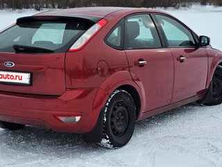 2009 Ford Focus II Рестайлинг, красный, 770000 рублей, вид 4