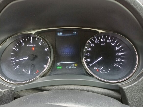 2015 Nissan X-Trail III, серый, 1600000 рублей - вид 6