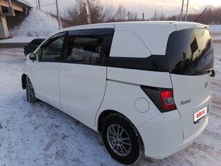 2010 Honda Freed Spike I, белый, 980000 рублей, вид 5