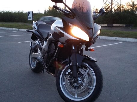2009 Yamaha FZ6, серебристый, 800000 рублей, вид 2