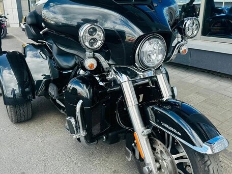 2018 Harley-Davidson Tri Glide, чёрный, 3750000 рублей, вид 2