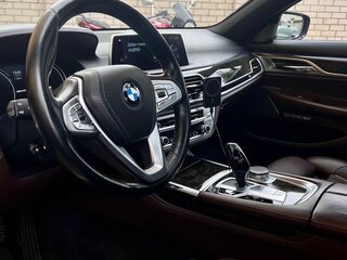 2017 BMW 7 серии Long 740Ld xDrive VI (G11/G12), чёрный, 4270865 рублей, вид 3