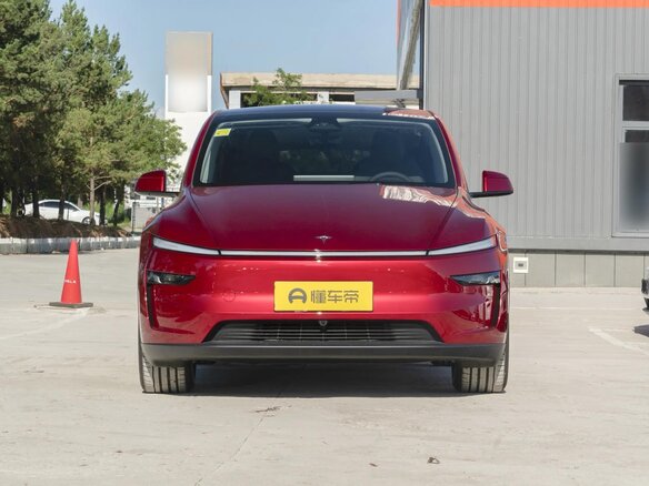 2025 Tesla Model Y Long Range I Рестайлинг, красный, 7639800 рублей - вид 1