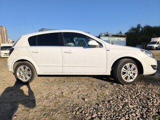 2010 Opel Astra H Рестайлинг, белый, 470000 рублей, вид 4