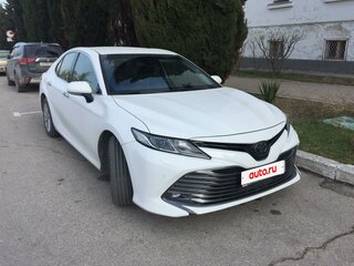2018 Toyota Camry VIII (XV70), белый, 3800000 рублей, вид 1