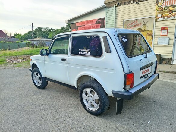 2014 Lada (ВАЗ) 2121 (4x4) I Рестайлинг, белый, 650000 рублей - вид 3