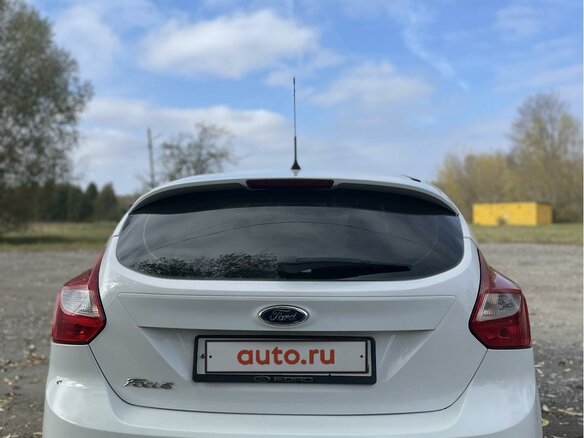 2011 Ford Focus III, белый, 900000 рублей - вид 4