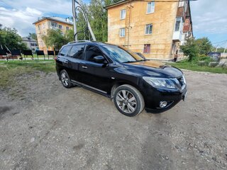 2014 Nissan Pathfinder IV, чёрный, 2100000 рублей, вид 4