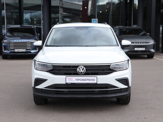 2022 Volkswagen Tiguan II Рестайлинг, белый, 2599000 рублей, вид 2