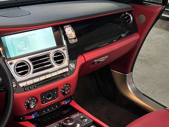 2017 Rolls-Royce Dawn, серебристый, 29990000 рублей - вид 25