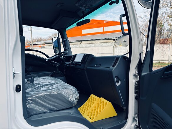 2024 Isuzu ELF KV100, белый, 4750000 рублей - вид 14