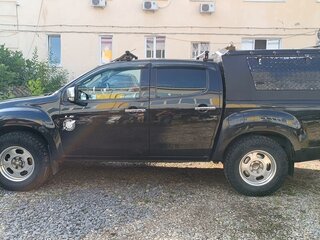 2018 Isuzu D-Max II, чёрный, 2900000 рублей, вид 3