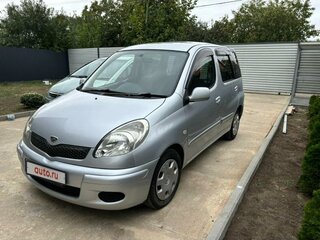 2005 Toyota FunCargo, серебристый, 650000 рублей, вид 4