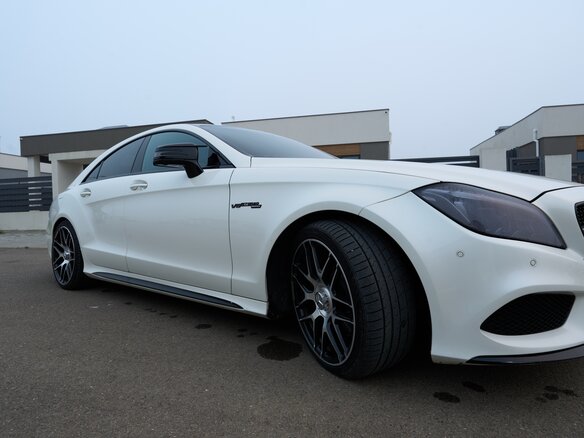 2015 Mercedes-Benz CLS 400 II (C218) Рестайлинг, белый, 4000000 рублей - вид 3
