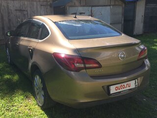 2013 Opel Astra J Рестайлинг, бежевый, 900000 рублей, вид 3
