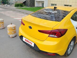 2019 Hyundai Elantra VI (AD) Рестайлинг, жёлтый, 900000 рублей, вид 4