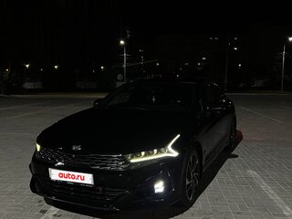 2020 Kia K5 III, чёрный, 2350000 рублей, вид 1