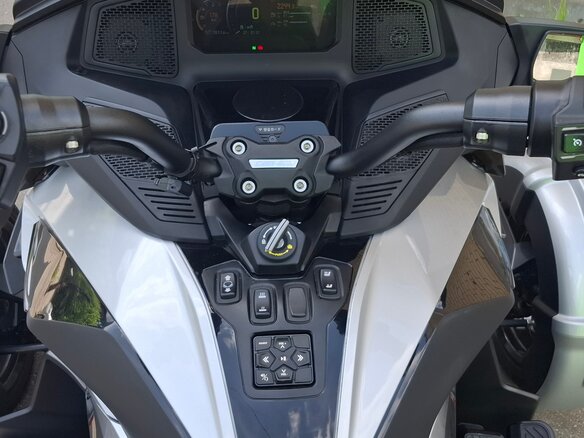 2022 BRP Can-Am Spyder, серый, 3350000 рублей - вид 11