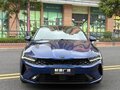 2022 Kia K5 III, синий, 2300000 рублей - вид 1