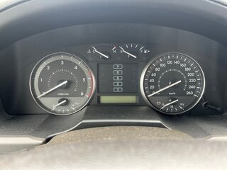 2008 Toyota Land Cruiser 200 Series, серебристый, 2350000 рублей, вид 4