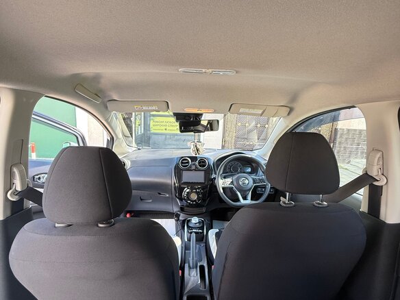 2018 Nissan Note e-Power II Рестайлинг, серебристый, 1250000 рублей - вид 10