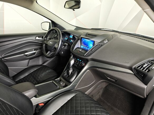 2017 Ford Kuga II Рестайлинг, белый, 1993000 рублей - вид 12