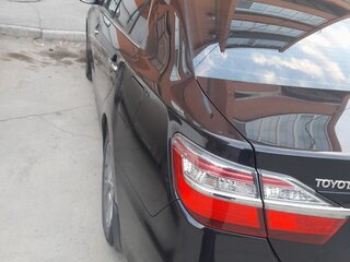 2016 Toyota Camry VII (XV50) Рестайлинг, чёрный, 3300000 рублей, вид 3