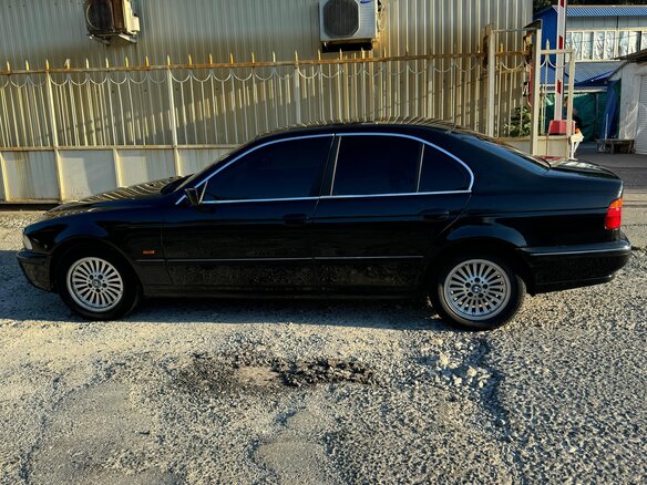 1997 BMW 5 серии 523i IV (E39), чёрный, 525000 рублей - вид 1
