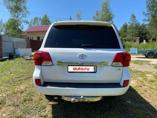 2013 Toyota Land Cruiser 200 Series Рестайлинг 1, белый, 3490000 рублей, вид 3