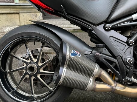 2011 Ducati Diavel Carbon, чёрный, 700000 рублей, вид 4