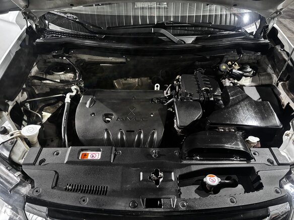 2015 Mitsubishi Outlander III Рестайлинг 2, белый, 1350000 рублей - вид 22