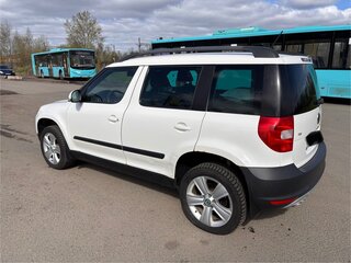 2013 Skoda Yeti I, белый, 750000 рублей, вид 4