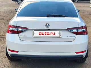 2016 Skoda Superb III, белый, 2590000 рублей, вид 5
