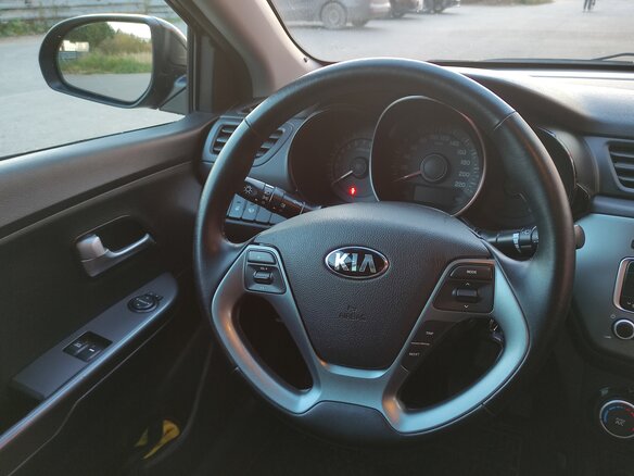 2017 Kia Rio III Рестайлинг, чёрный, 950000 рублей - вид 7